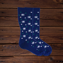 Load image into Gallery viewer, Blue Snowflakes Women&#39;s Socks
