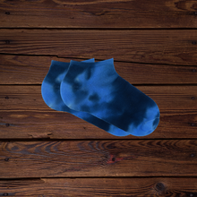 Load image into Gallery viewer, Blue Tie Dyed Socks
